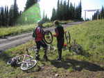 Ken had a puncture at the top of RockStar, and as Tom had used up both of his tubes and mine was a dud, we had to get s'more.
On the way down, we saw two bears!